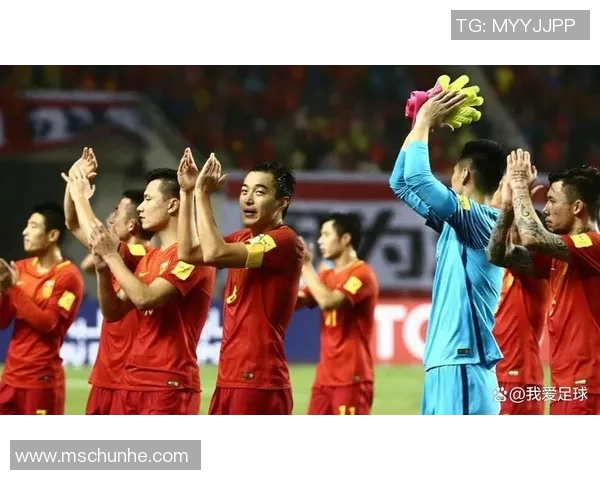 足球明星跨界挑战展现才华演唱歌曲引发粉丝热议与音乐界关注